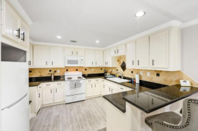 HomeAway near IAH airport_Unit A